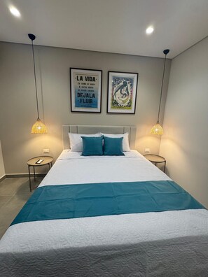 1 slaapkamer, een strijkplank/strijkijzer, gratis wifi, beddengoed