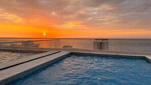 Pool - Cozy Apartment One Block from the Ocean in Salguero Beach, Santa Marta (Gaira)