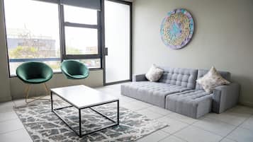 Televisión y chimenea