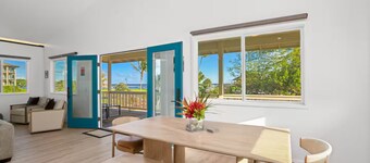 New Modern Hawaiian  2-bedroom house in Kapaʻa with amazing ocean/mountain views