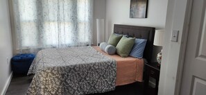 2 bedrooms, iron/ironing board, WiFi, bed sheets