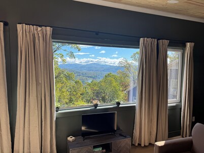 New Listing-Cozy Mountain Escape w/ Mountain View