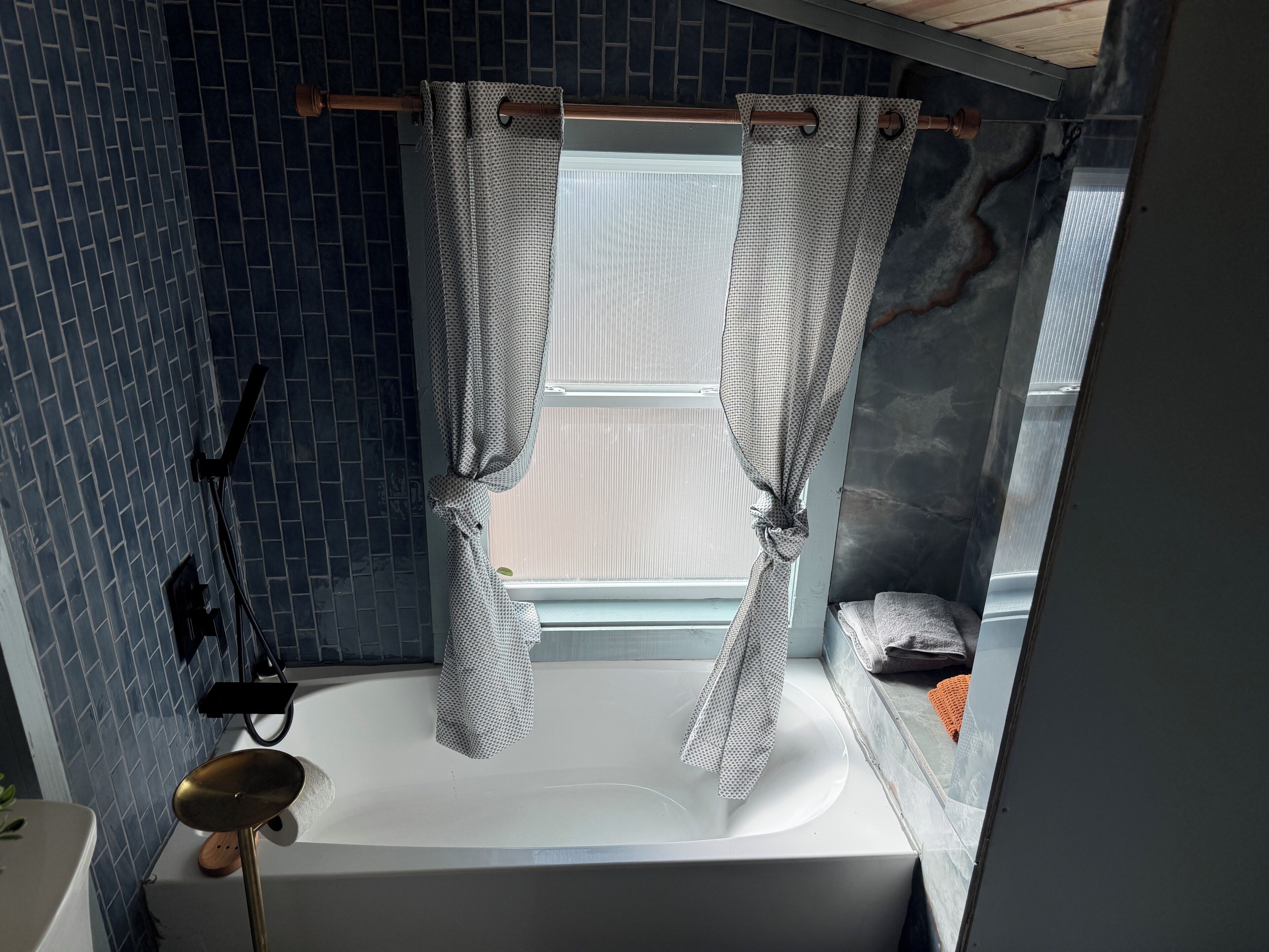 Towels, soap, shampoo, toilet paper