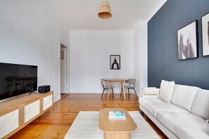 Télévision, chaîne hi-fi