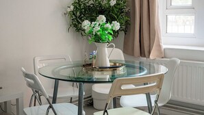Dining - Spacious 5-Bed Home near Stockwell Tube Station (Greater London)