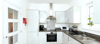 Inverness Haven: Bright 2B/2B with Scenic Views