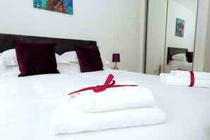 2 bedrooms, iron/ironing board, WiFi, bed sheets