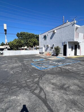 Fachada de la propiedad