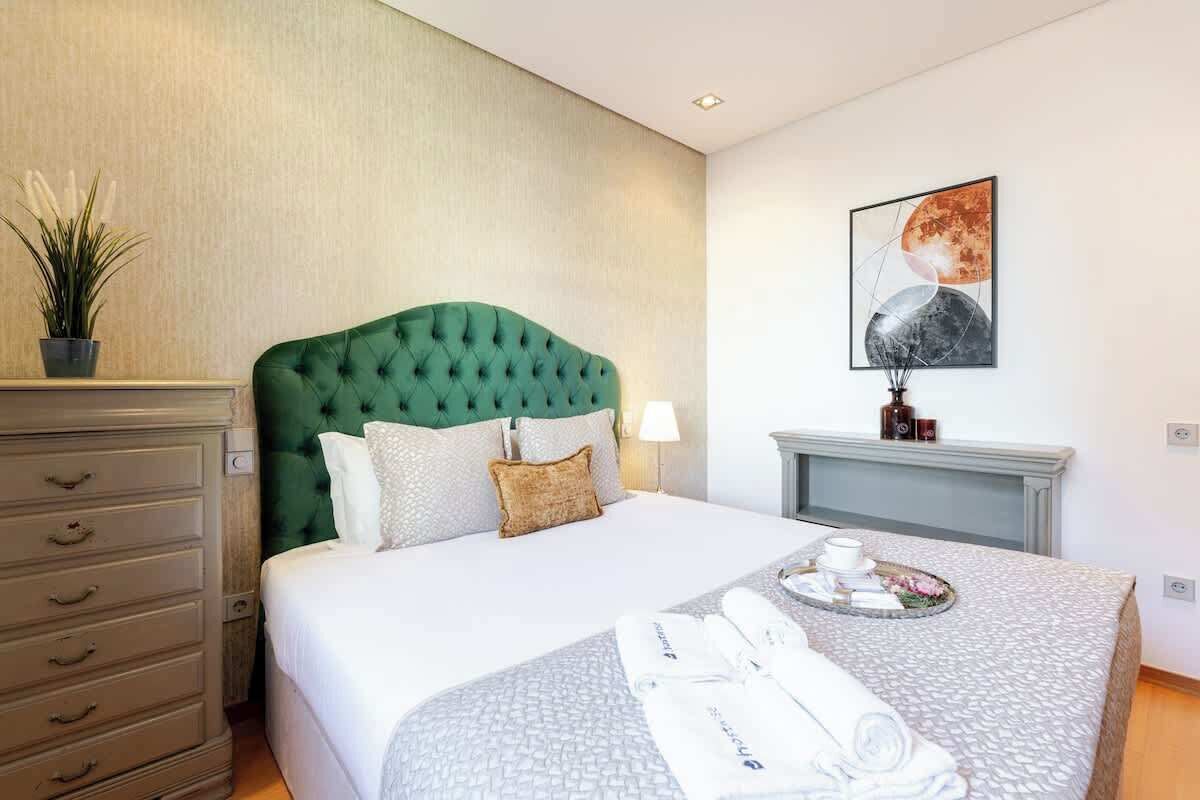 Bügeleisen/Bügelbrett, Reisekinderbett, WLAN, Bettwäsche