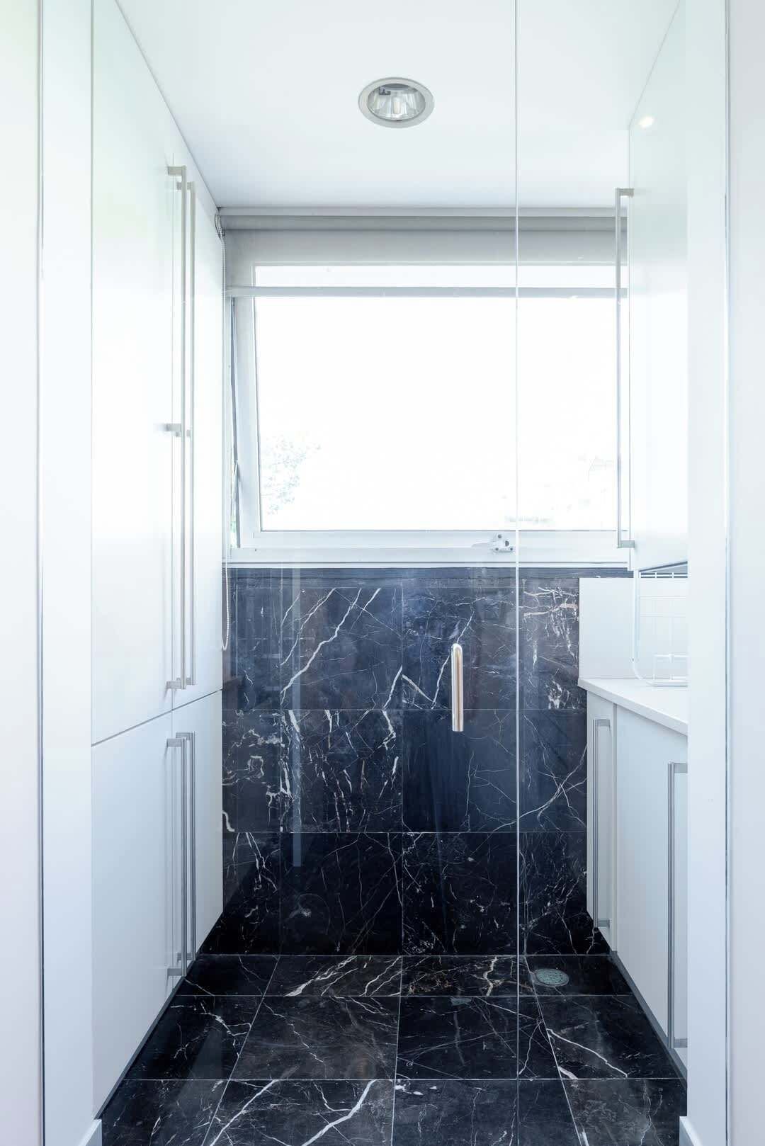 Shower, hair dryer, towels, shampoo