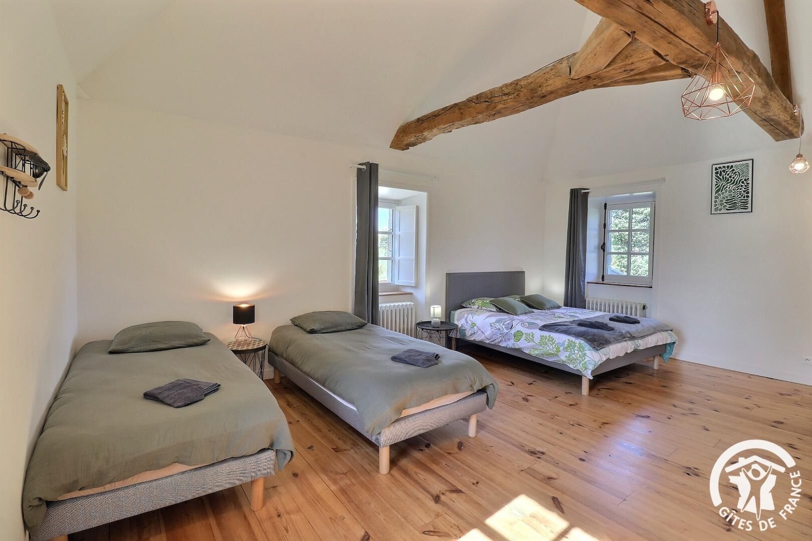 5 makuuhuonetta, silitysrauta/-lauta, ilmainen Wi-Fi, vuodevaatteet