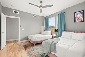 3 habitaciones, tabla de planchar con plancha, wifi y ropa de cama