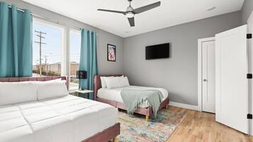 3 bedrooms, iron/ironing board, WiFi, bed sheets