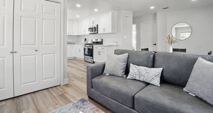 Cozy 2-bedroom backhouse with AC in Azusa