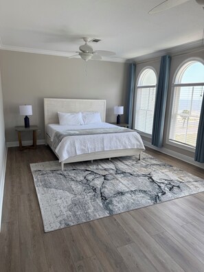 3 soverom, strykejern/-brett, wi-fi og sengetøy