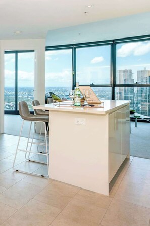 Interior - ENJOY WHAT BRISBANE HAS TO OFFER, CBD, Carpark, WIFI (Brisbane City)