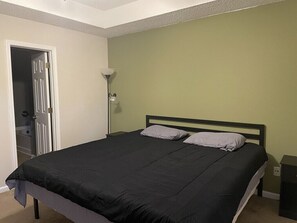 3 多间卧室、熨斗/熨衣板、WiFi、床单