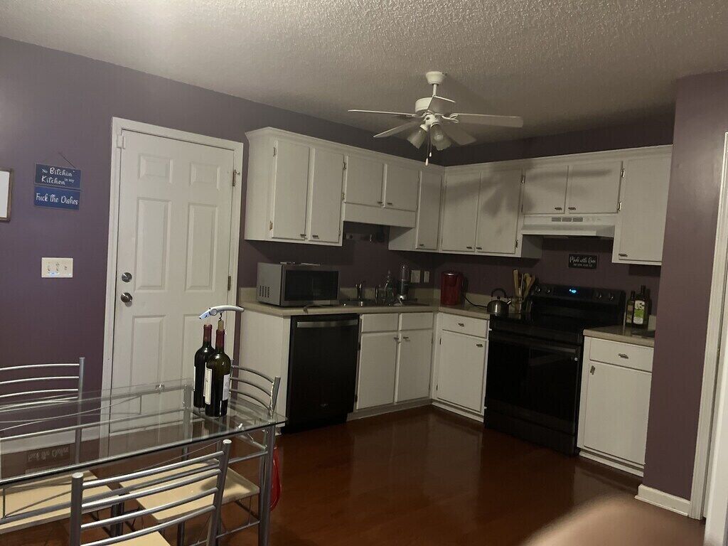 Mikrowelle, Ofen, Herdplatte, Geschirrspüler