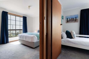 3 chambres, fer et planche à repasser, Wi-Fi, literie fournie