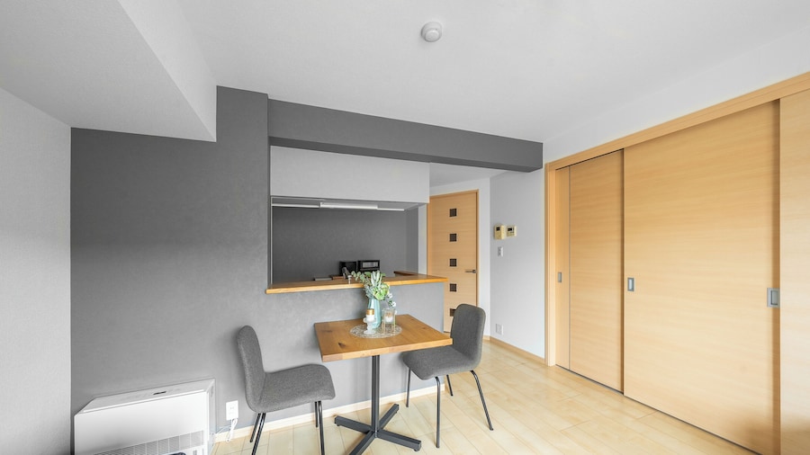 E-US NAEBO STATION 302