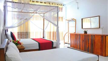 Quadruple Room | Iron/ironing board, free WiFi