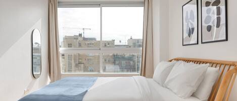 3 chambres, fer et planche à repasser, Wi-Fi, draps fournis