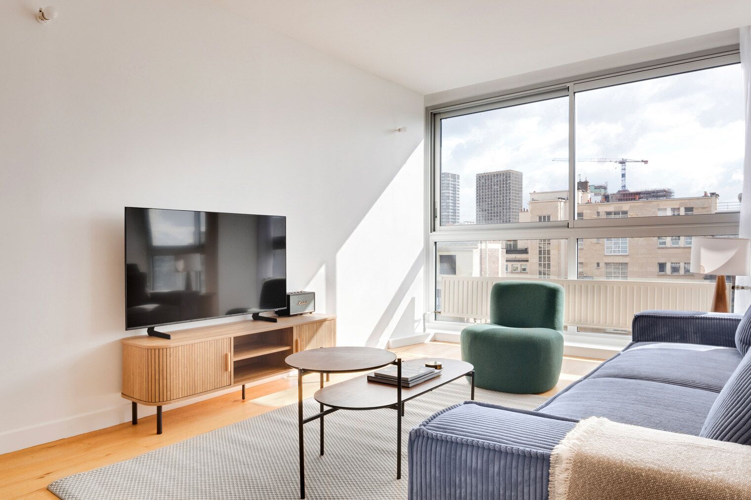 Télévision, chaîne hi-fi