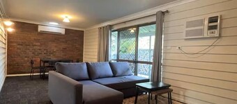 3BR Cottage Home w/ Ample Parking