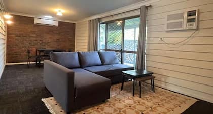 3BR Cottage Home w/ Ample Parking