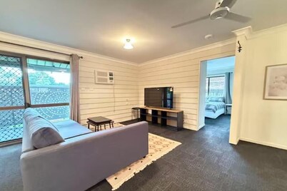 3BR Cottage Home w/ Ample Parking