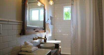 Modern Farmhouse Cottage