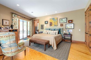 3 slaapkamers, een strijkplank/strijkijzer, wifi, beddengoed