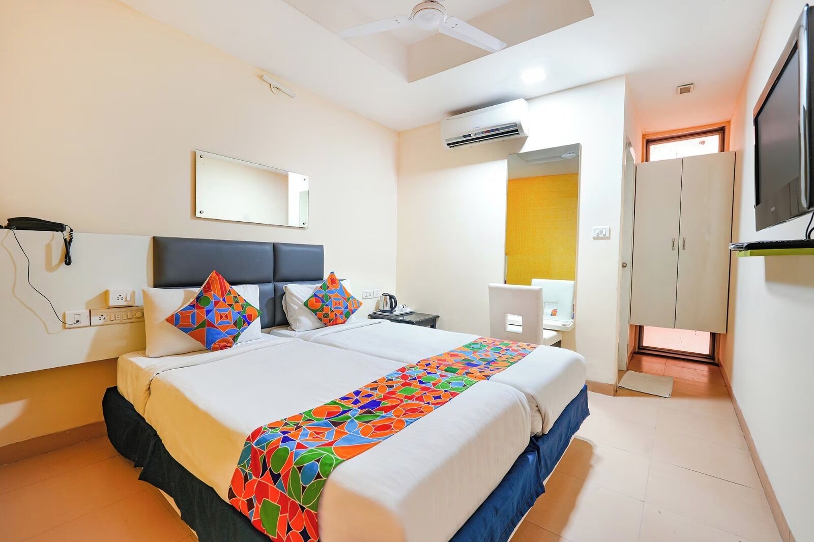 Standard-dobbeltværelse - byudsigt | Skrivebord, gratis Wi-Fi, sengetøj