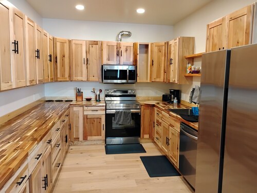 Spacious 3-bedroom apartment on the water in Ketchikan: Tongass Narrows