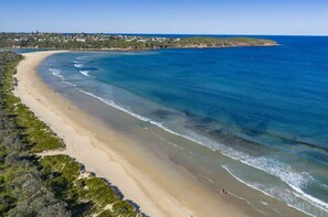 Beach - The Sand Nook - 2 Bedroom Fishpen Apt (Merimbula)