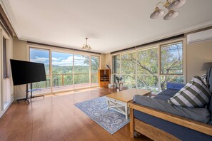 TV, fireplace - Tranquil Cottage with Valley & Hills Views (Wonga Park)