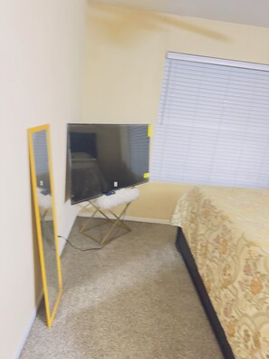 1 Schlafzimmer, Bügeleisen/Bügelbrett