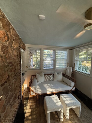 Charming House in the Heart of Five Points. Walk to Five Points and UGA