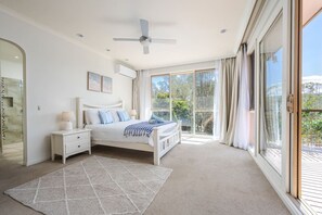 3 عدّة غرف نوم ومكواة/لوح كي وواي فاي وملاءات أسرّة