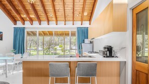 Coffee/tea maker, fridge, microwave, oven - Country Retreat 3 Cottages | Pool | Mountain Views (Wonga Park)