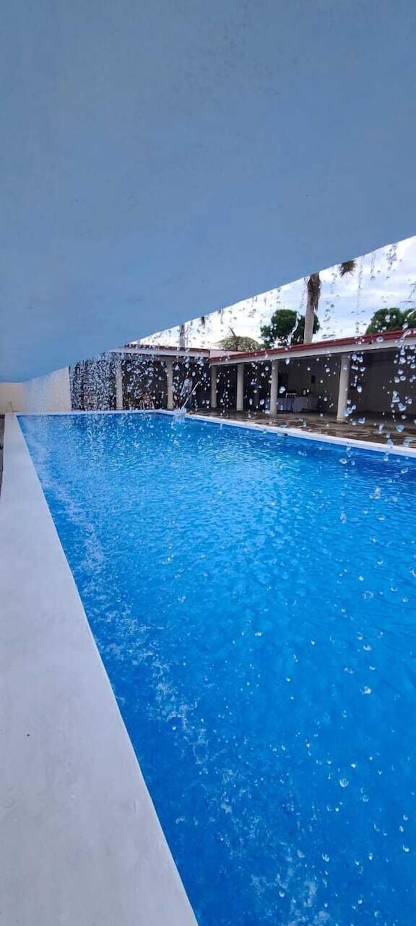 Outdoor pool - Bardo Inn Hotel (Granada)