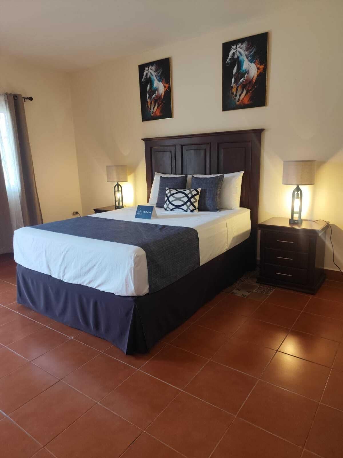 Standardværelse | Senge med topmadrasser, individuelt design