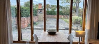 Gosfield Cartlodge Retreat