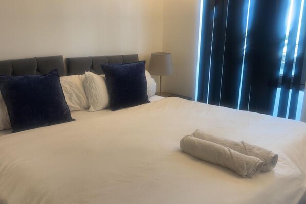 Iron/ironing board, WiFi, bed sheets