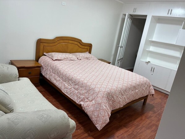 2 bedrooms, WiFi, bed sheets