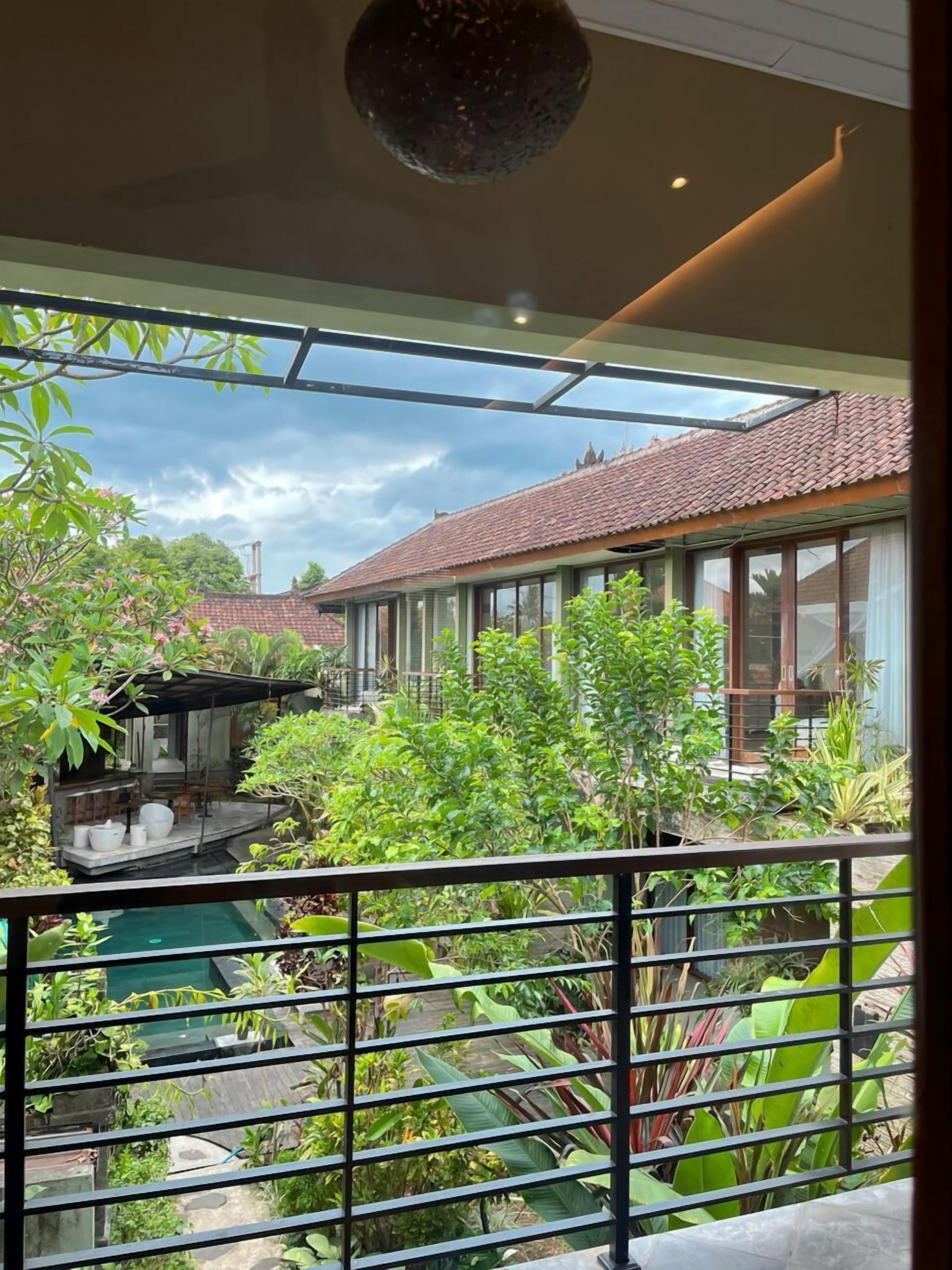 豪華雙人房, 泳池景 | 陽台