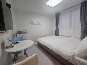 Basic Double Room, 1 Double Bed, Non Smoking, Private Bathroom | Free WiFi - Daldal  Masil (Mokpo)