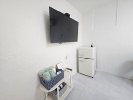 Ropa de cama de alta calidad, cortinas blackout y wifi gratis 