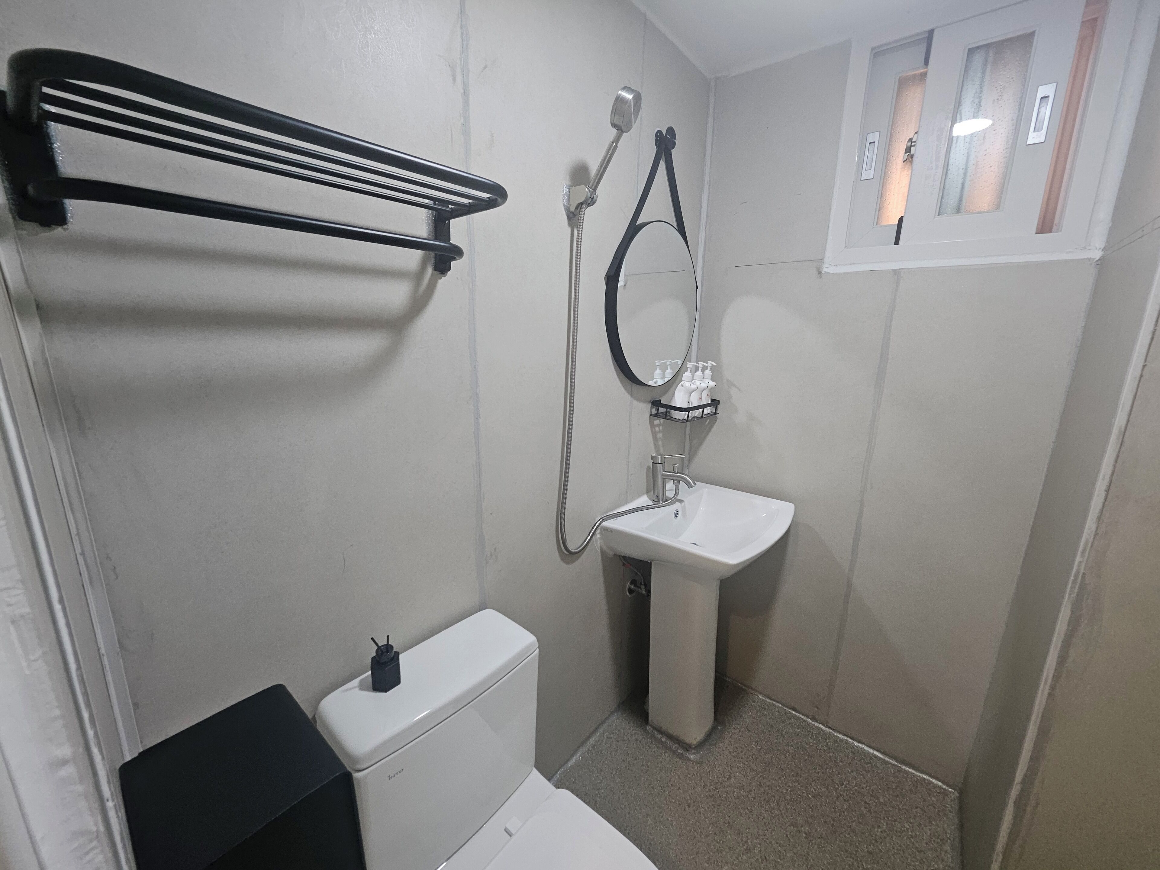 Basic Double Room, 1 Double Bed, Non Smoking, Private Bathroom | Bathroom | Shower, free toiletries, hair dryer, slippers