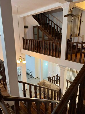 Comfort Villa, Balcony, Garden View | Living area